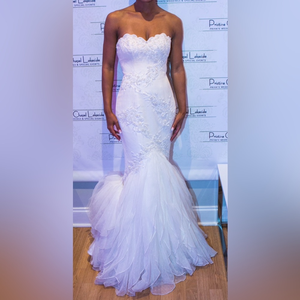 Ivory Mermaid Style Wedding Gown